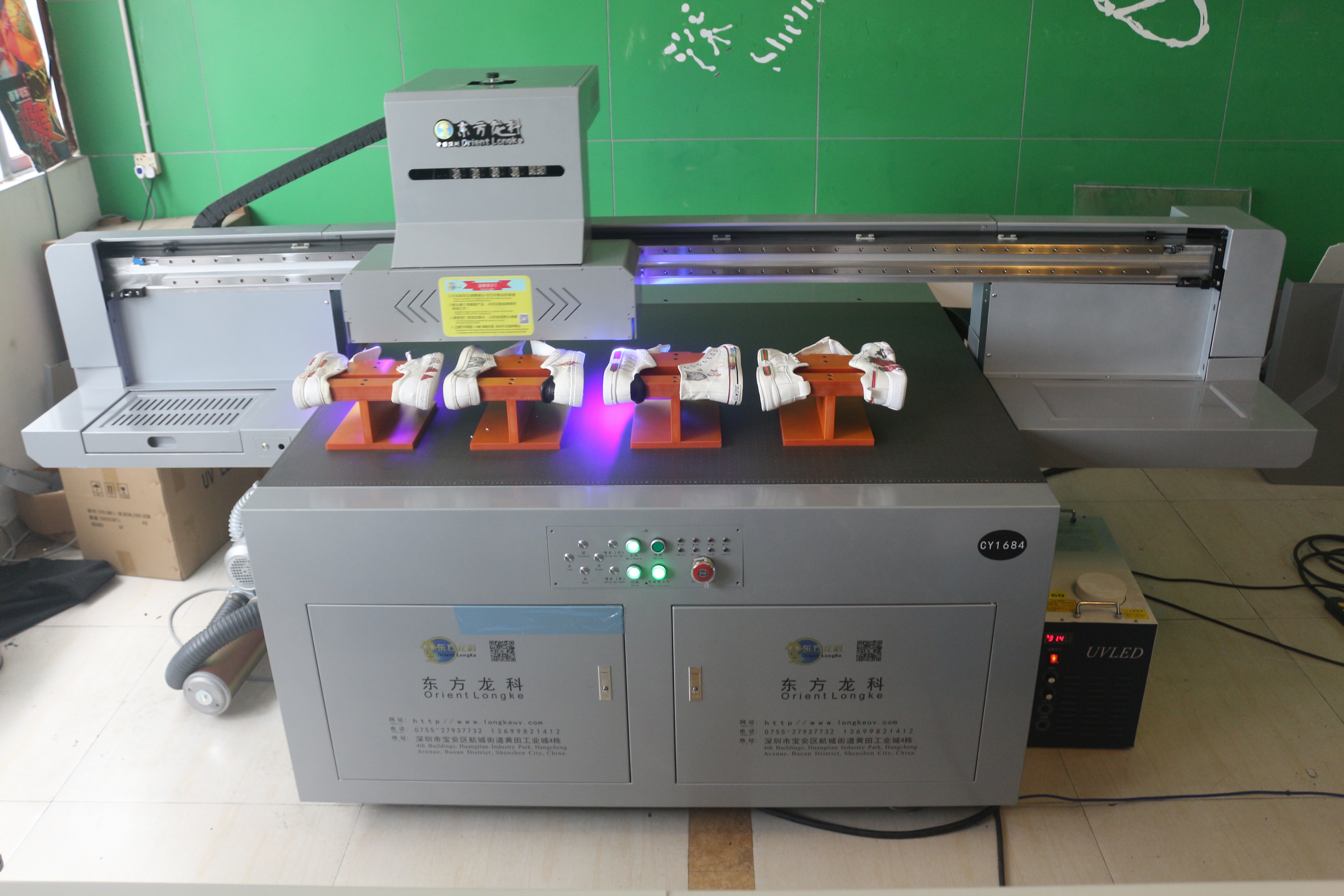 該怎么清理UV印刷機(jī)的臺面問題呢？